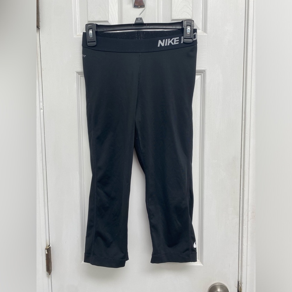 Nike Pro capri leggings